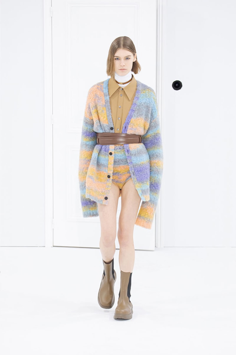 심플하면서 다층적인, 우영미 2022 FW 컬렉션 런웨이 살펴보기, 파리 패션위크
