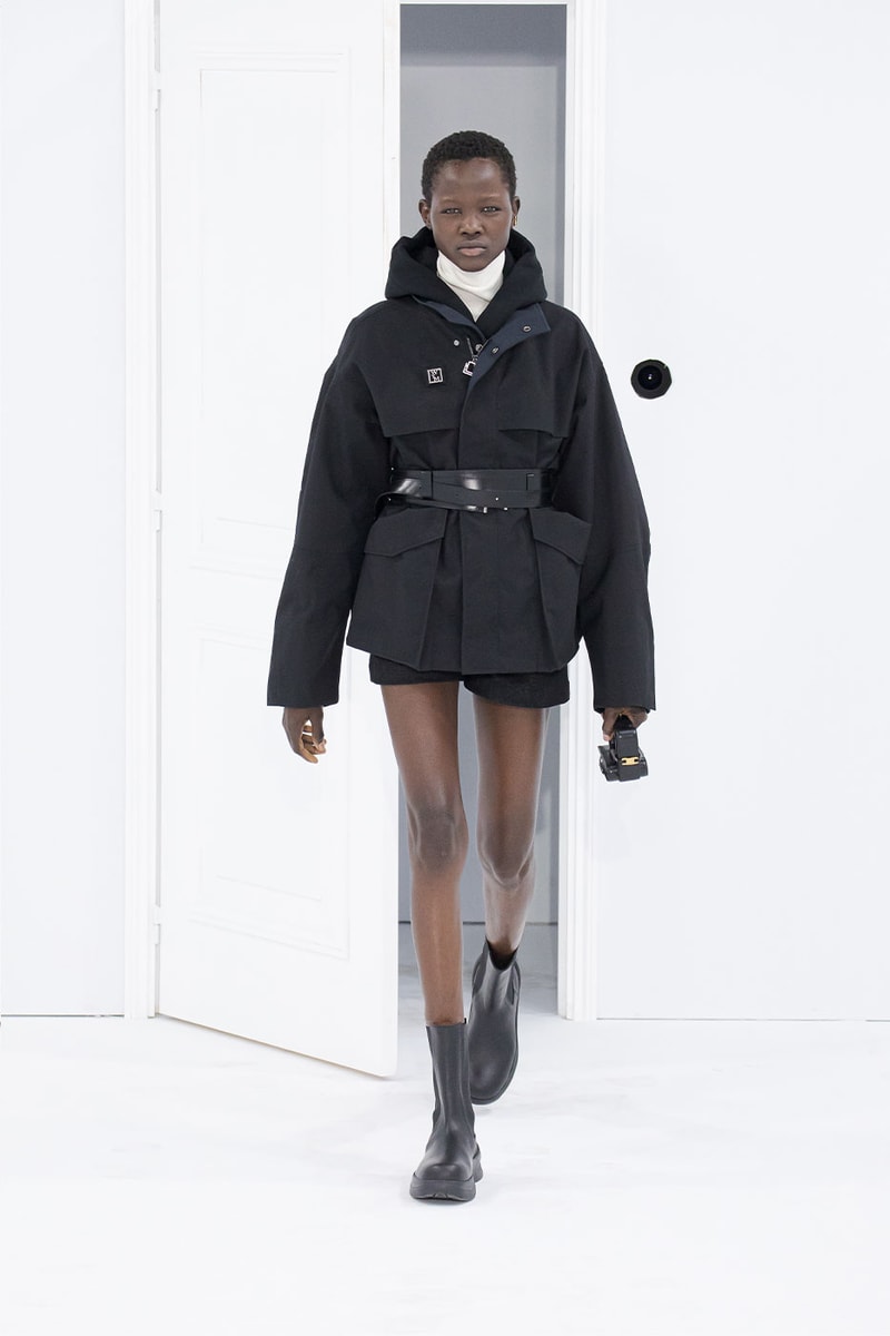 심플하면서 다층적인, 우영미 2022 FW 컬렉션 런웨이 살펴보기, 파리 패션위크