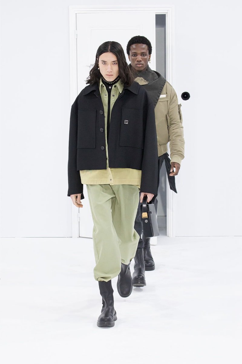 심플하면서 다층적인, 우영미 2022 FW 컬렉션 런웨이 살펴보기, 파리 패션위크
