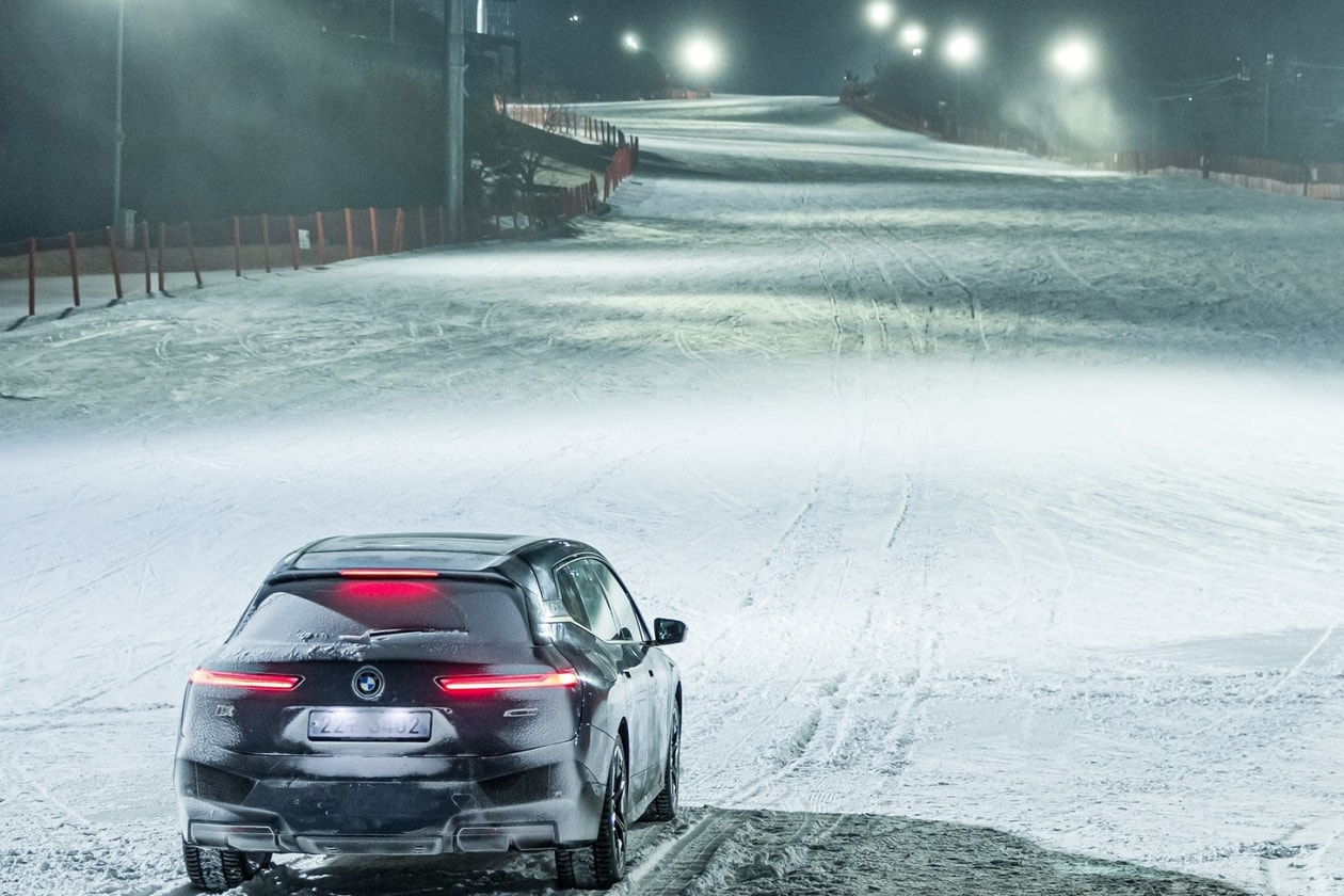 BMW 순수전기차 iX, 세계 최초 스키 슬로프 등반 영상 공개, BMW