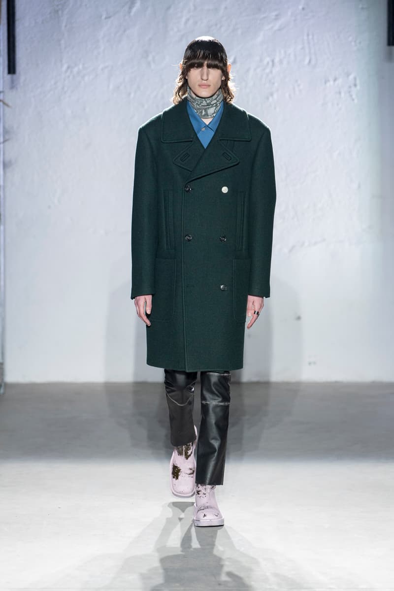 MM6 메종 마르지엘라의 2022 FW 컬렉션 런웨이 감상하기