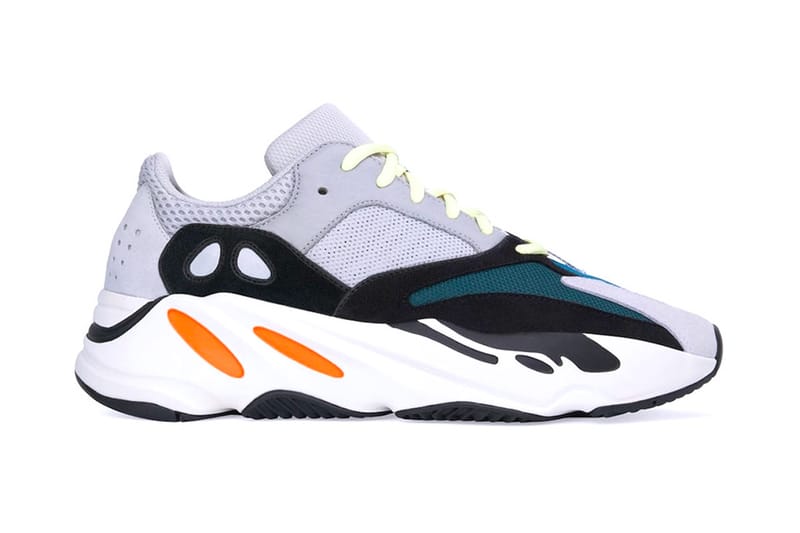 이지 부스트 700 ‘웨이브 러너’가 오는 3월 재발매된다?