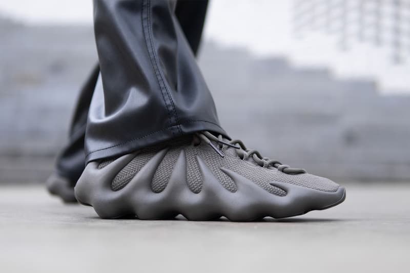 출시 임박, 아디다스 이지 450 ‘신더’ 실제 착용 이미지 공개, 이지 마피아