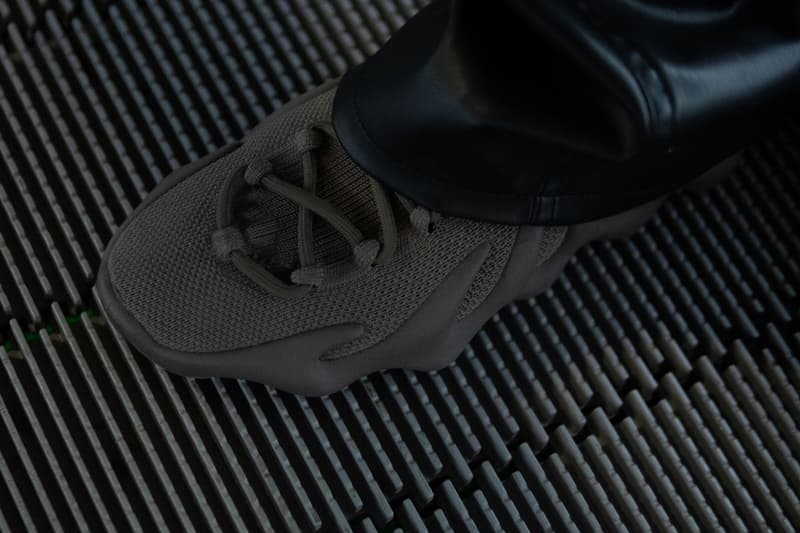 출시 임박, 아디다스 이지 450 ‘신더’ 실제 착용 이미지 공개, 이지 마피아