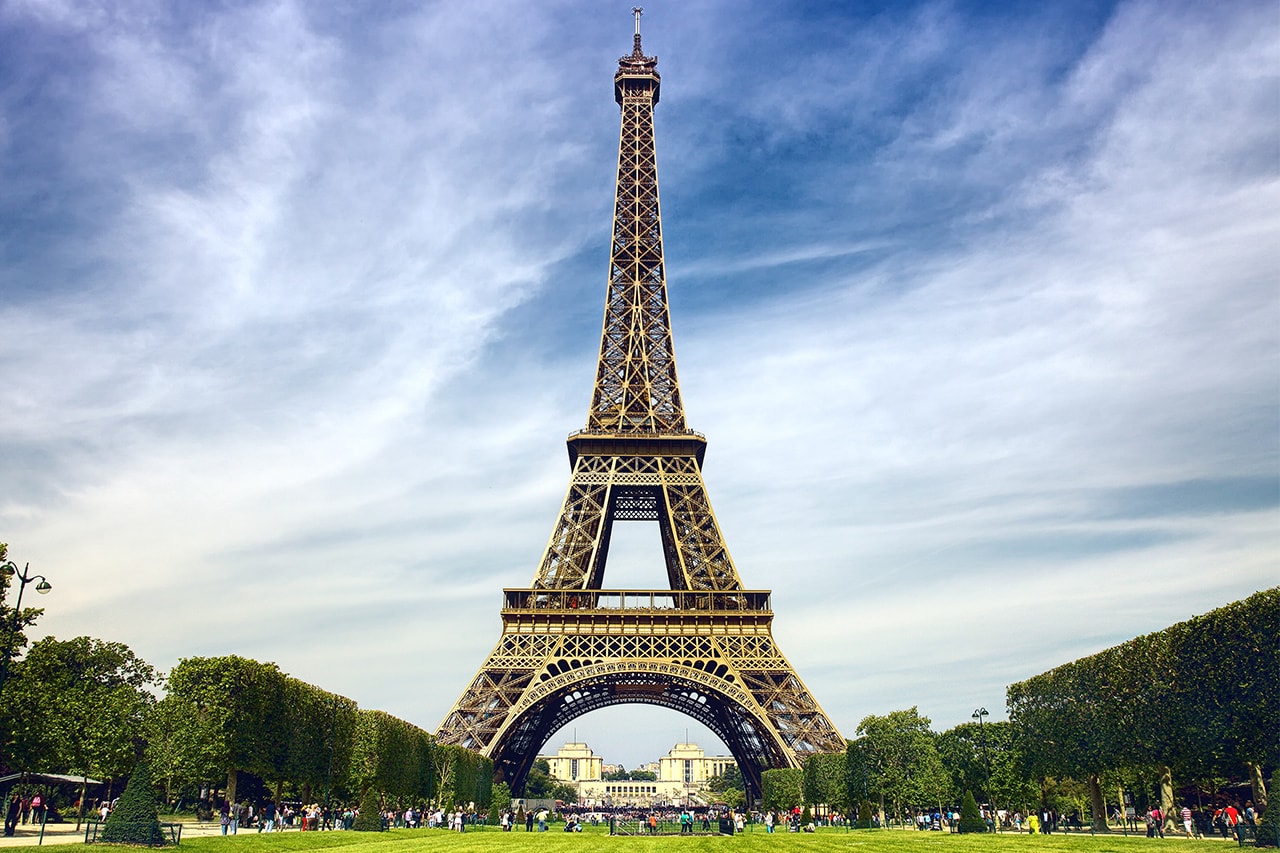 프랑스 에펠탑이 하루 만에 6m나 높아졌다, 파리, 라디오 안테나, 해외 여행