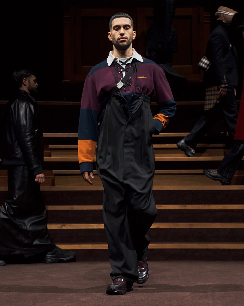 '영국스러움'을 담아낸, 버버리 2022 FW 컬렉션 런웨이, 코트, 체크, 리카르도 티시