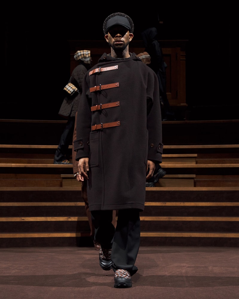 '영국스러움'을 담아낸, 버버리 2022 FW 컬렉션 런웨이, 코트, 체크, 리카르도 티시