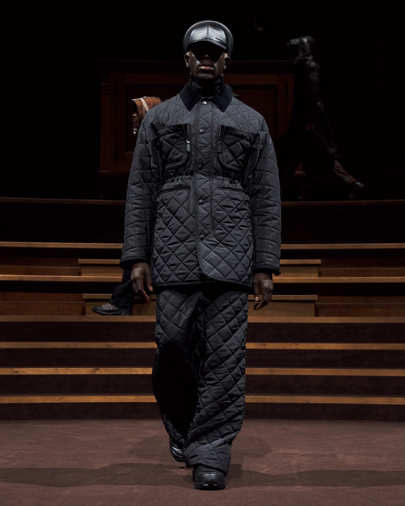 '영국스러움'을 담아낸, 버버리 2022 FW 컬렉션 런웨이, 코트, 체크, 리카르도 티시