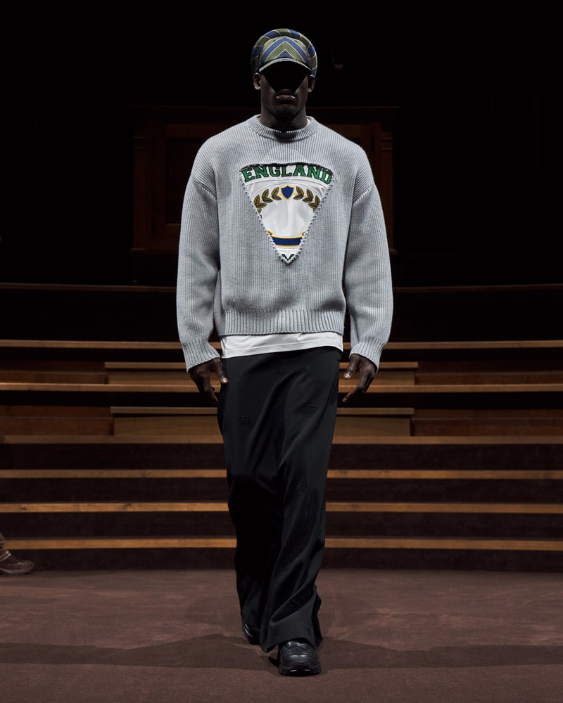 '영국스러움'을 담아낸, 버버리 2022 FW 컬렉션 런웨이, 코트, 체크, 리카르도 티시