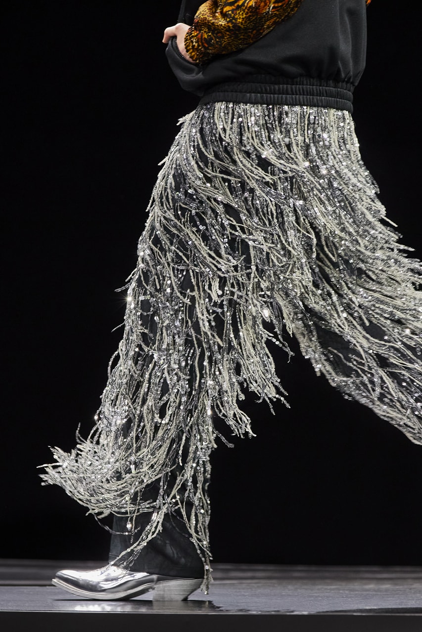 에디 슬리먼의 셀린 옴므, 2022 겨울 ‘보이 돌’ 컬렉션 감상하기