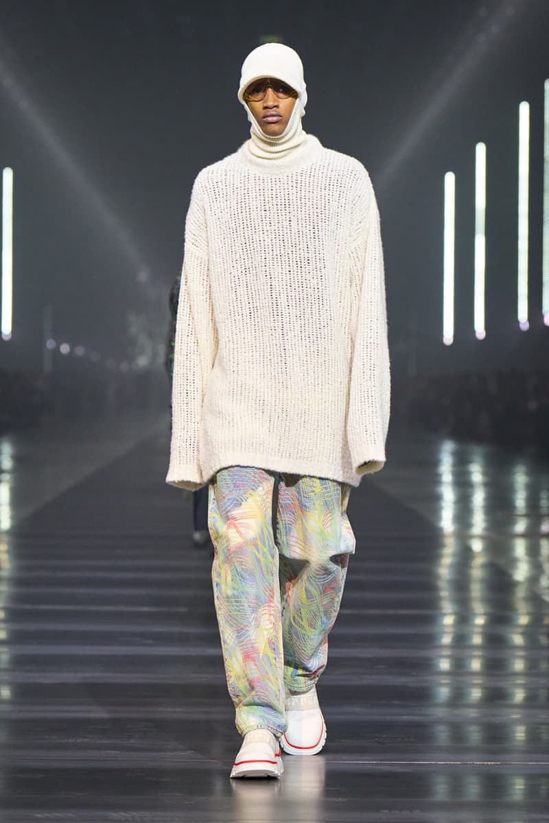 슈퍼카 브랜드의 패션은 어떤 모습? 페라리 2022 FW 컬렉션 런웨이, 로코 이안노네