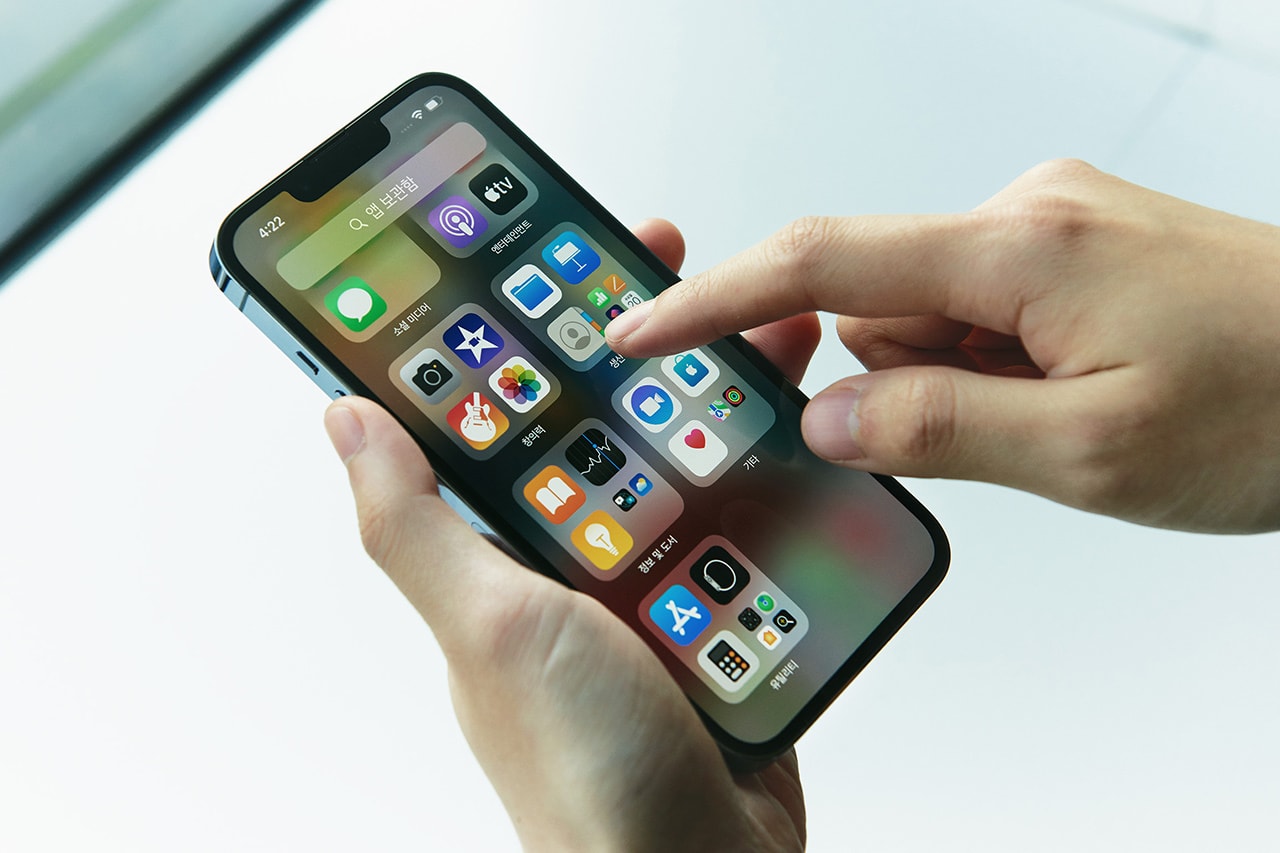 iOS 15.4 업데이트 이후, 아이폰 배터리 닳는 속도 폭증했다?, 애플, 스마트폰