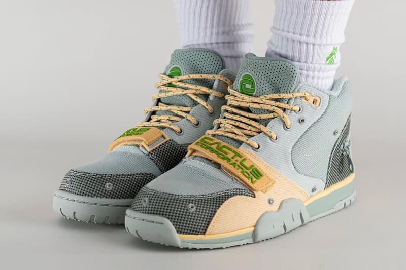 트래비스 스콧 x 나이키 에어 트레이너 1 SP '그레이 헤이즈', 시트를 벗기면 어떤 모습?, 트래비스 스캇, 캑터스 잭, 나이키 스니커, 역스우시