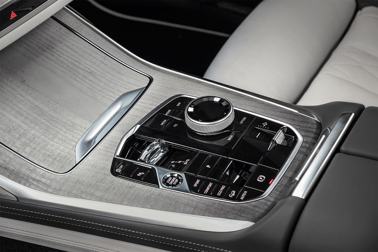 새로운 얼굴로 돌아왔다, BMW의 럭셔리 SUV ‘뉴 X7’ 최초 공개, 플래그십 모델, 독일 자동차 브랜드