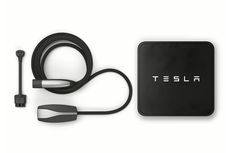 애플 이어 테슬라까지, 기본 구성품에서 ‘충전기' 제외한다