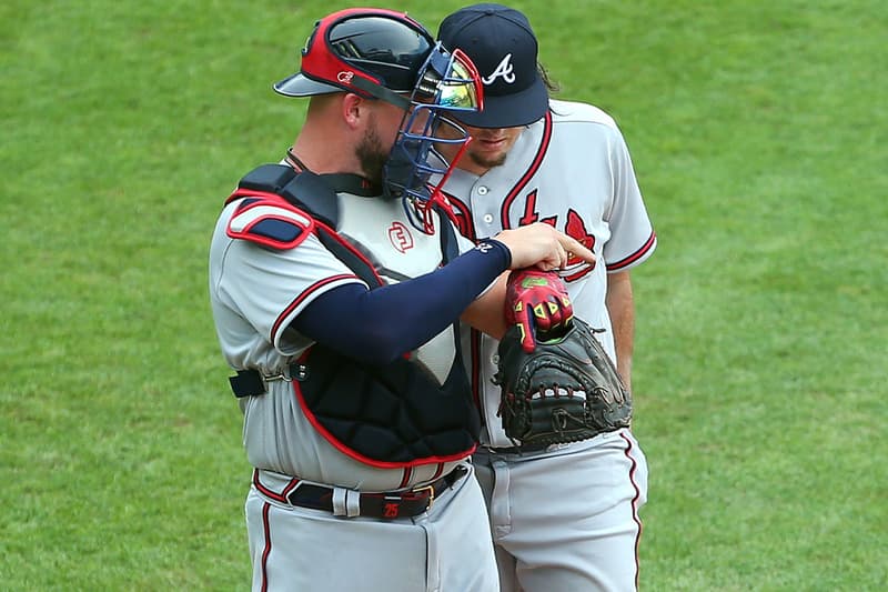 MLB에 투구 사인을 송수신하는 전자 장비가 도입된다, 피치컴, 디바이스, 포수 사인, 사인 훔치기