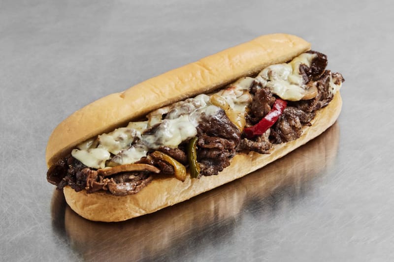 필리 치즈 스테이크 전문점 '썬더롤스'가 문을 열었다