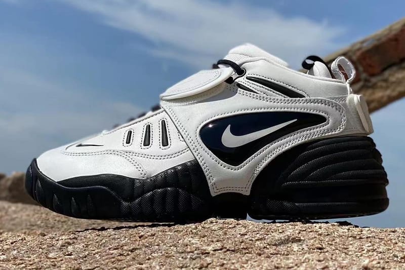 하나의 스니커, 두 개의 스타일, 앰부시 x 나이키 에어 어저스트 포스 상세 사진