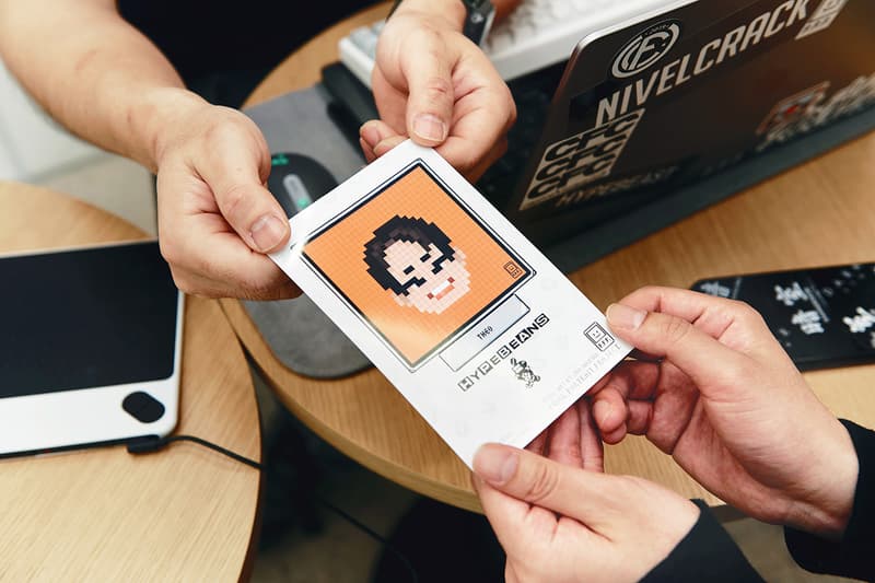 하입빈즈와 주재범의 ‘픽셀 포트레이트’ 이벤트 현장, 카페, 역삼동, 커피