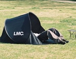 LMC, 비치 텐트와 스툴로 구성된 ‘피크닉’ 캡슐 컬렉션 출시
