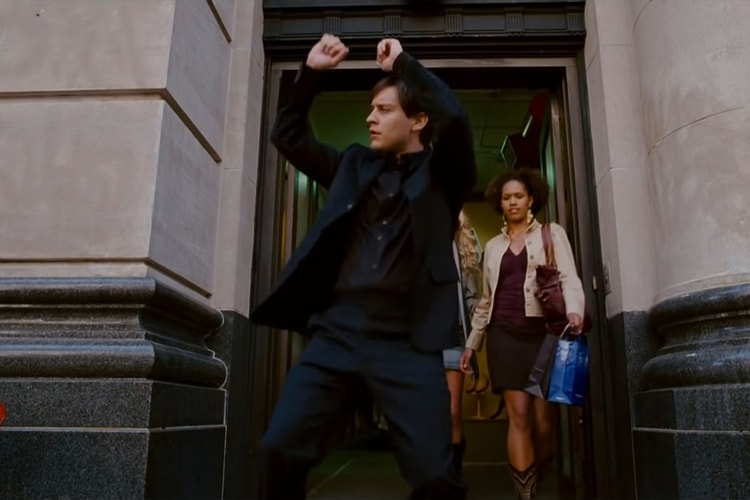 샘 레이미 감독, 유명한 '흑화 샘스파 댄스 장면' 만든 이유 밝히다