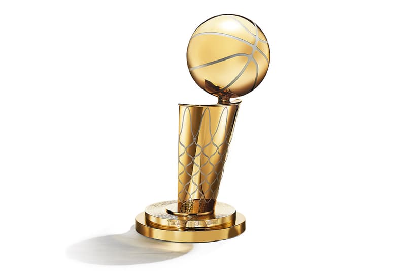 티파니앤코가 제작한 골든 스테이트 워리어스의 NBA 파이널 트로피, 스테판 커리
