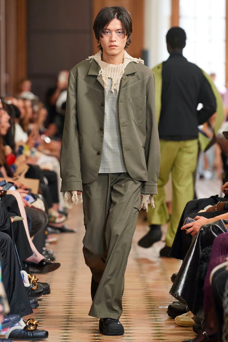 키코 코스타디노브 2023 SS 남성복 컬렉션 런웨이 살펴보기, 아식스