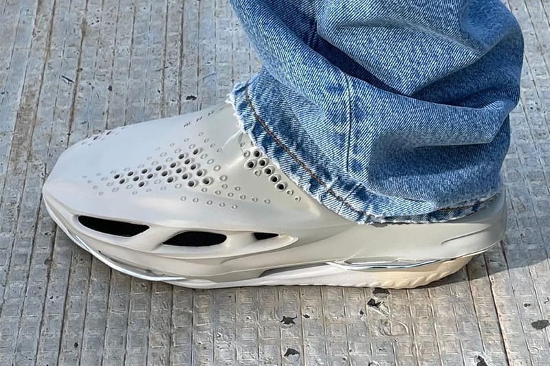 1017 알릭스 9SM의 매튜 M. 윌리엄스가 나이키 협업 샌들을 공개했다