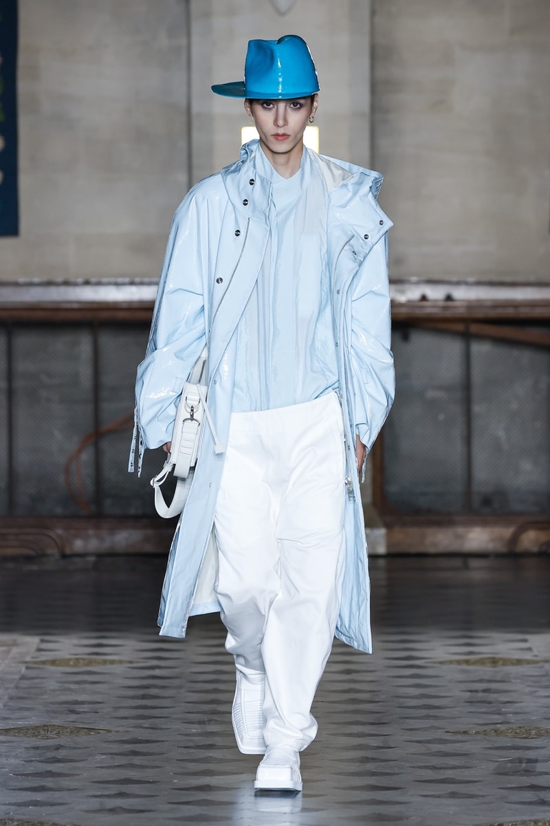 송지오 2023 SS 컬렉션 런웨이, 파리 패션위크, FPW, 고무신