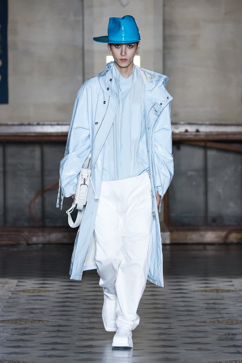 송지오 2023 SS 컬렉션 런웨이, 파리 패션위크, FPW, 고무신