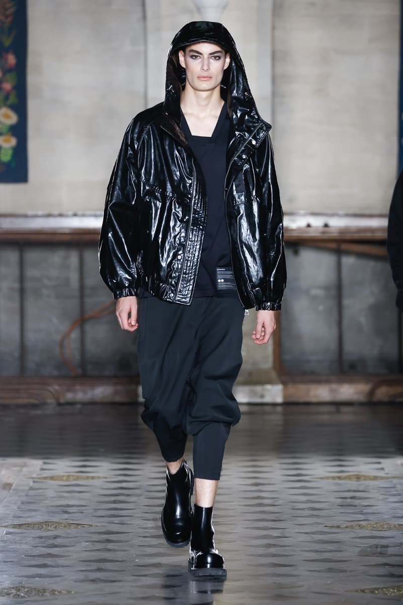 송지오 2023 SS 컬렉션 런웨이, 파리 패션위크, FPW, 고무신
