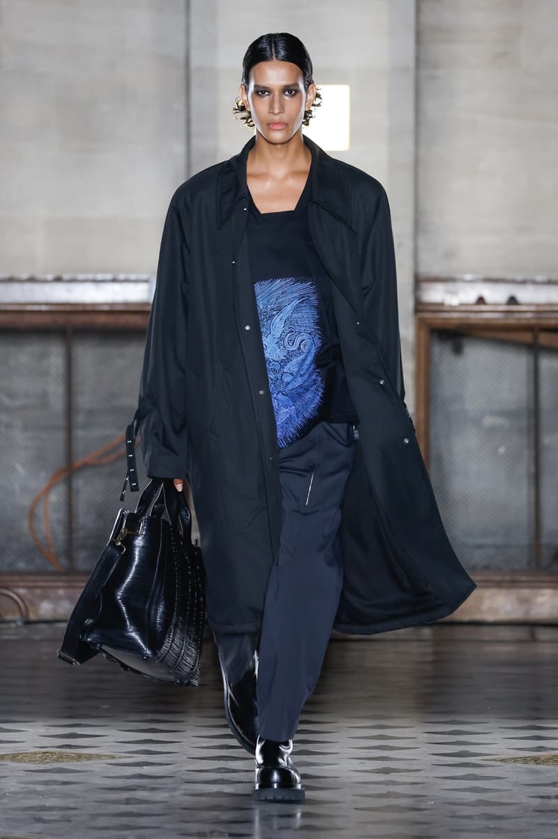 송지오 2023 SS 컬렉션 런웨이, 파리 패션위크, FPW, 고무신