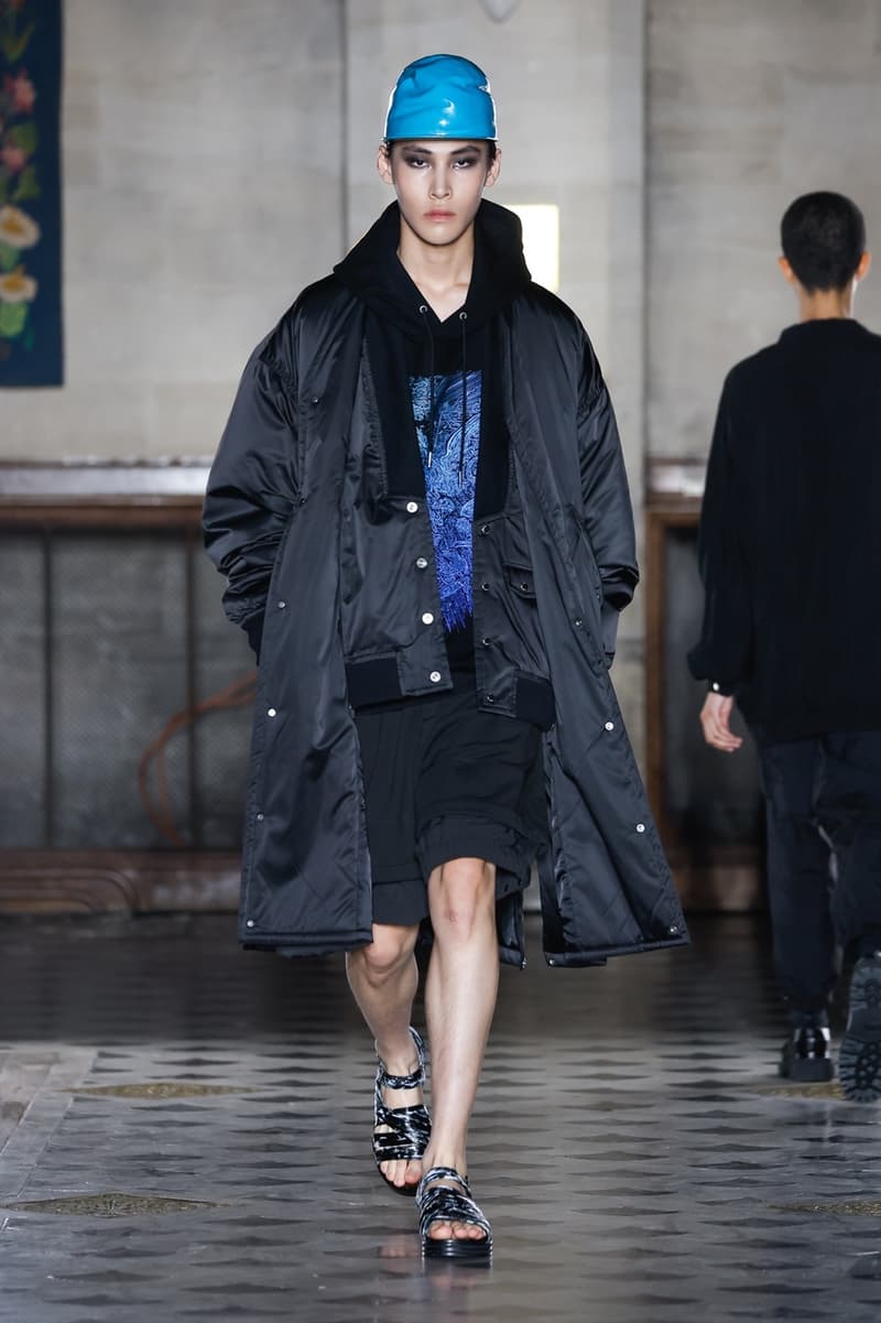 송지오 2023 SS 컬렉션 런웨이, 파리 패션위크, FPW, 고무신