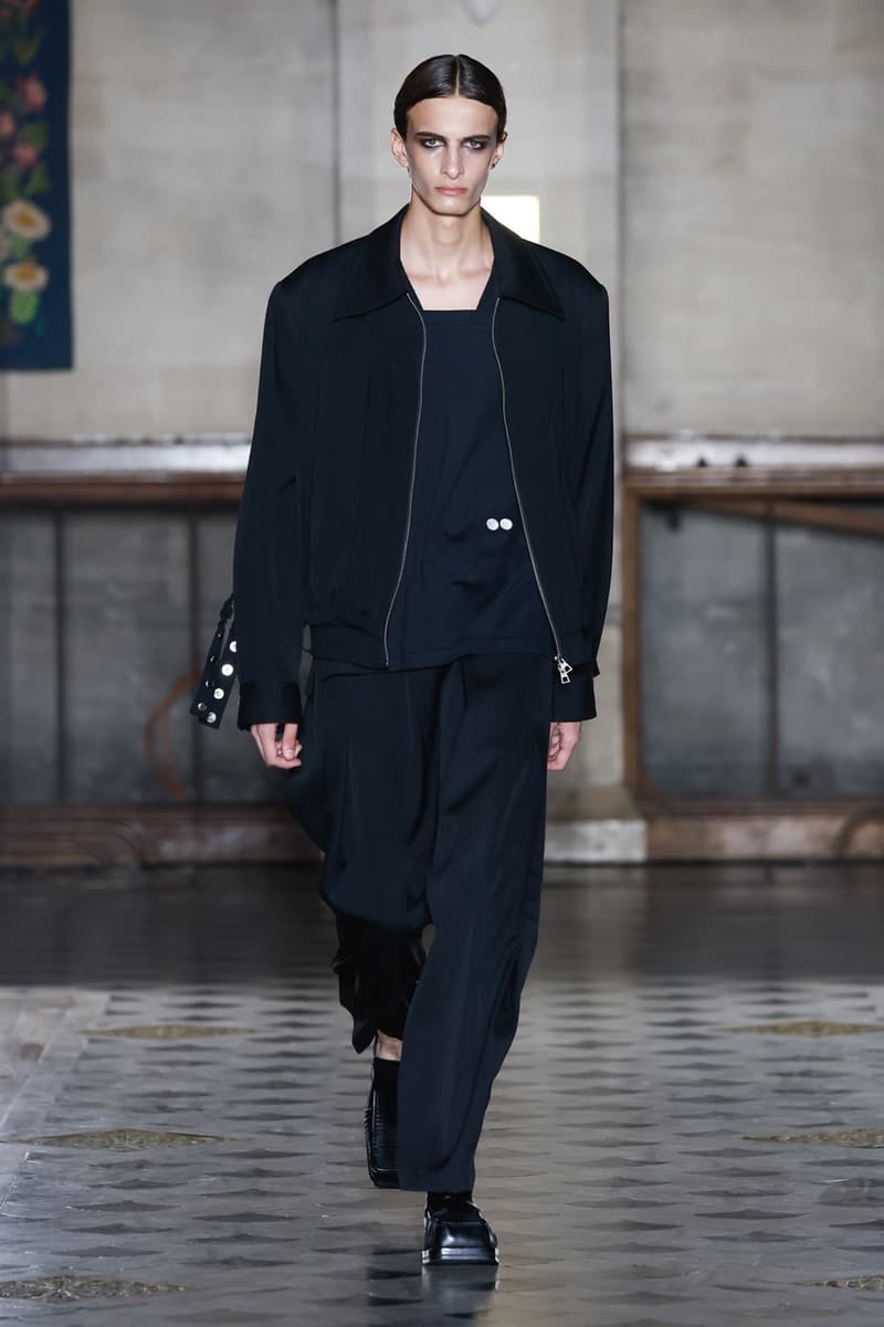 송지오 2023 SS 컬렉션 런웨이, 파리 패션위크, FPW, 고무신