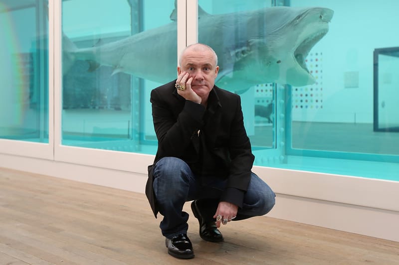 데미안 허스트가 자신의 작품 수천 점을 불태울 예정이다