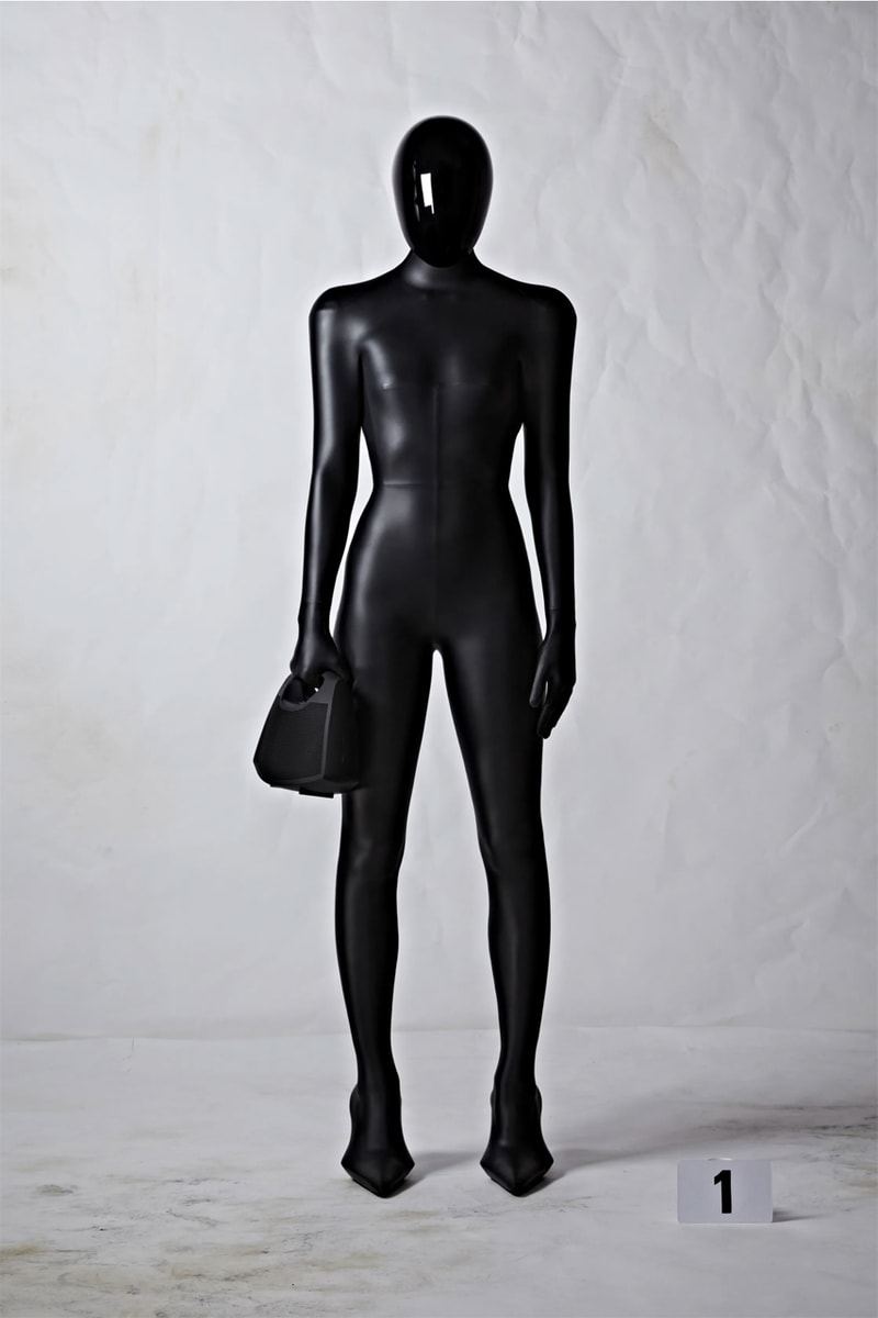 뎀나가 선보이는 발렌시아가의 51번째 오트 쿠튀르 컬렉션 런웨이, demna, balenciaga, 오뜨 꾸뛰르, 메르세데스-AMG, 뱅앤올룹슨