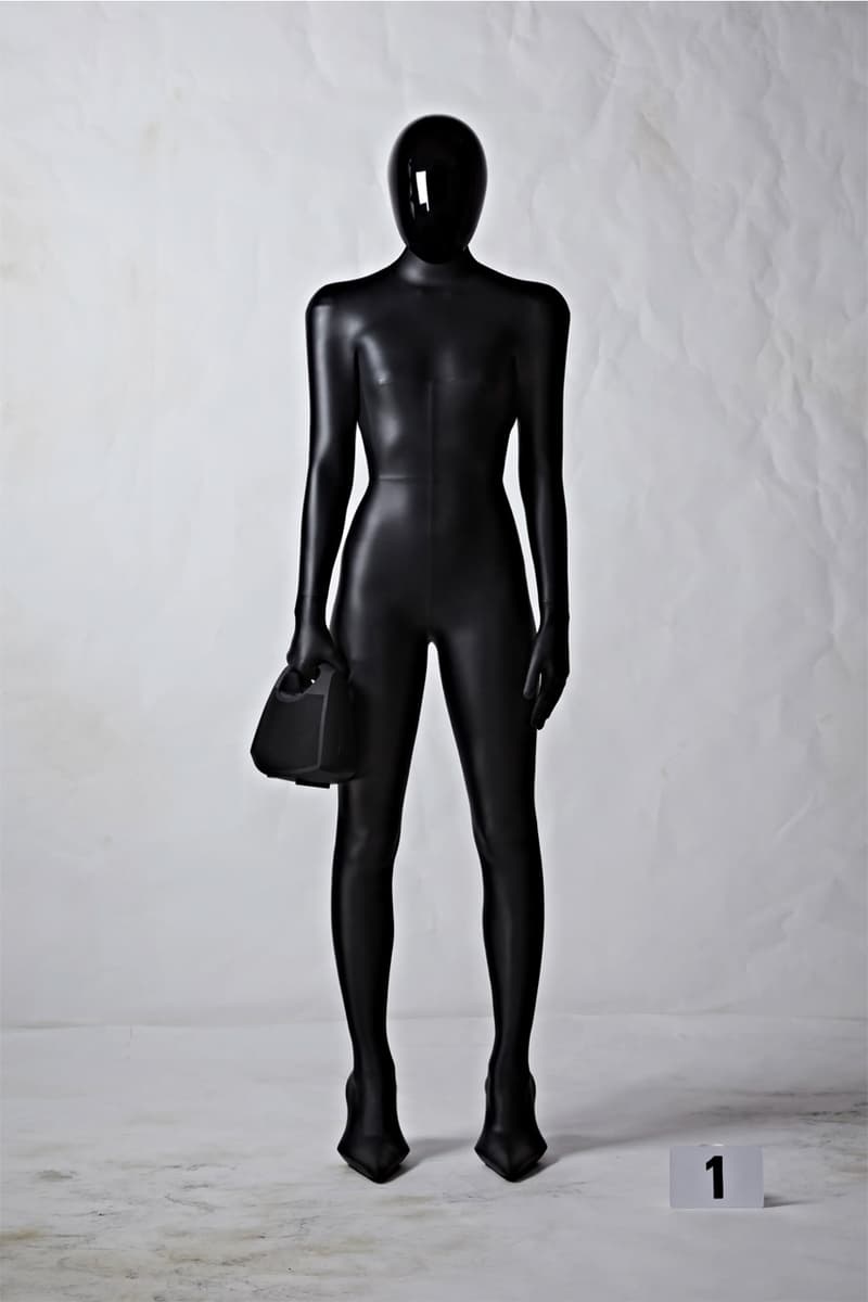 뎀나가 선보이는 발렌시아가의 51번째 오트 쿠튀르 컬렉션 런웨이, demna, balenciaga, 오뜨 꾸뛰르, 메르세데스-AMG, 뱅앤올룹슨