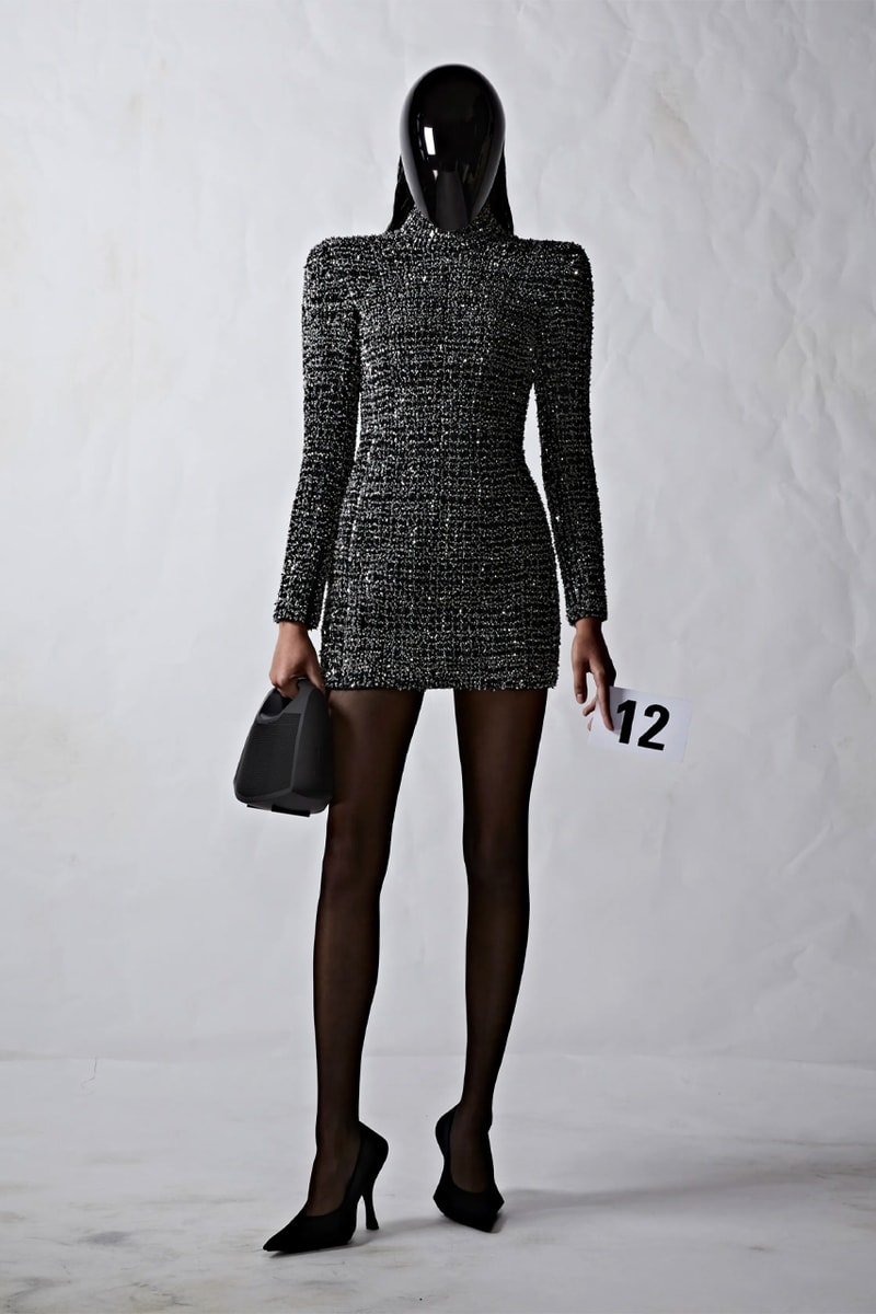 뎀나가 선보이는 발렌시아가의 51번째 오트 쿠튀르 컬렉션 런웨이, demna, balenciaga, 오뜨 꾸뛰르, 메르세데스-AMG, 뱅앤올룹슨