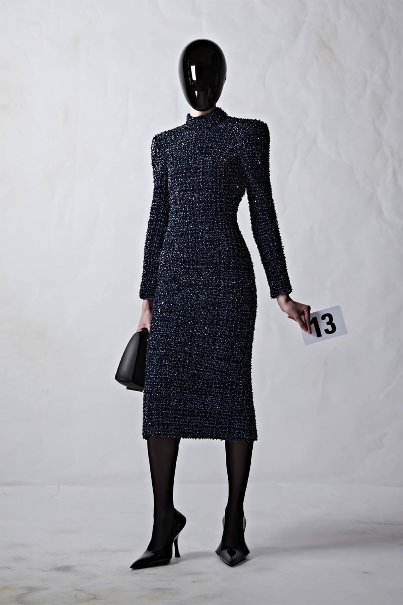 뎀나가 선보이는 발렌시아가의 51번째 오트 쿠튀르 컬렉션 런웨이, demna, balenciaga, 오뜨 꾸뛰르, 메르세데스-AMG, 뱅앤올룹슨