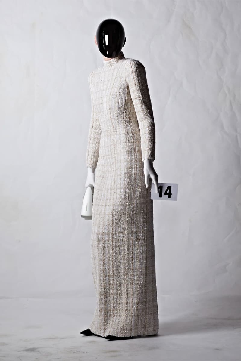 뎀나가 선보이는 발렌시아가의 51번째 오트 쿠튀르 컬렉션 런웨이, demna, balenciaga, 오뜨 꾸뛰르, 메르세데스-AMG, 뱅앤올룹슨