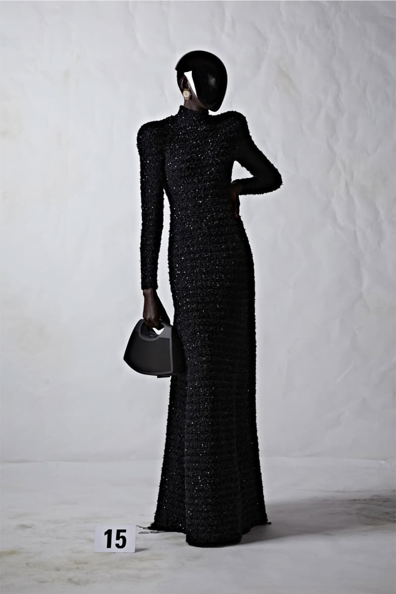 뎀나가 선보이는 발렌시아가의 51번째 오트 쿠튀르 컬렉션 런웨이, demna, balenciaga, 오뜨 꾸뛰르, 메르세데스-AMG, 뱅앤올룹슨