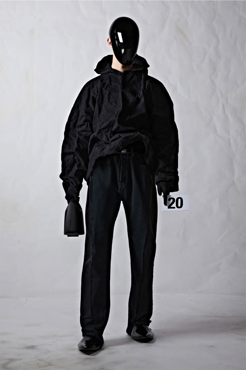 뎀나가 선보이는 발렌시아가의 51번째 오트 쿠튀르 컬렉션 런웨이, demna, balenciaga, 오뜨 꾸뛰르, 메르세데스-AMG, 뱅앤올룹슨