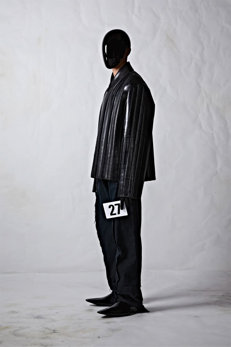 뎀나가 선보이는 발렌시아가의 51번째 오트 쿠튀르 컬렉션 런웨이, demna, balenciaga, 오뜨 꾸뛰르, 메르세데스-AMG, 뱅앤올룹슨