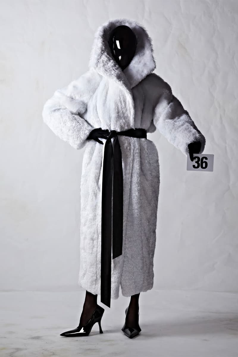 뎀나가 선보이는 발렌시아가의 51번째 오트 쿠튀르 컬렉션 런웨이, demna, balenciaga, 오뜨 꾸뛰르, 메르세데스-AMG, 뱅앤올룹슨