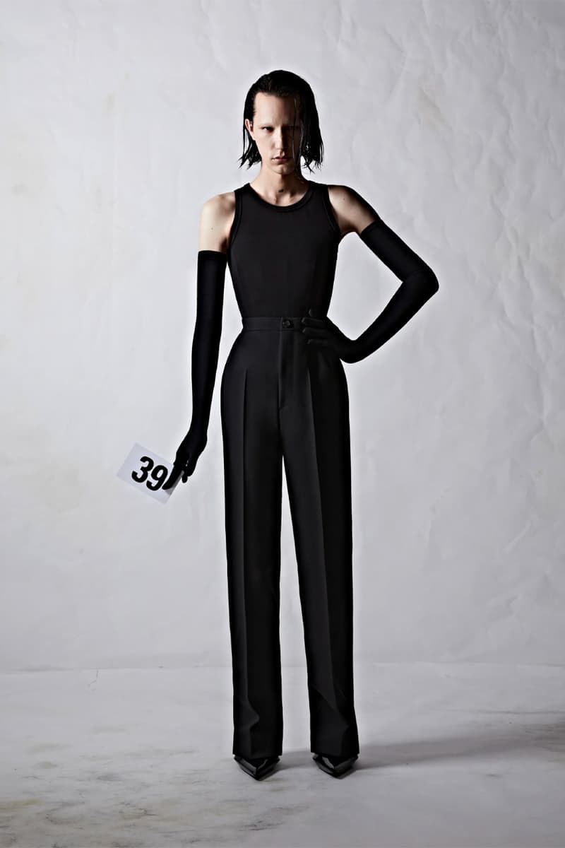 뎀나가 선보이는 발렌시아가의 51번째 오트 쿠튀르 컬렉션 런웨이, demna, balenciaga, 오뜨 꾸뛰르, 메르세데스-AMG, 뱅앤올룹슨