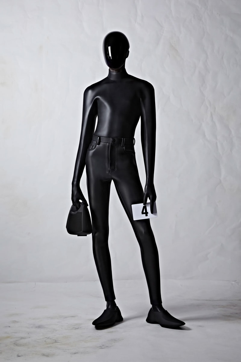 뎀나가 선보이는 발렌시아가의 51번째 오트 쿠튀르 컬렉션 런웨이, demna, balenciaga, 오뜨 꾸뛰르, 메르세데스-AMG, 뱅앤올룹슨