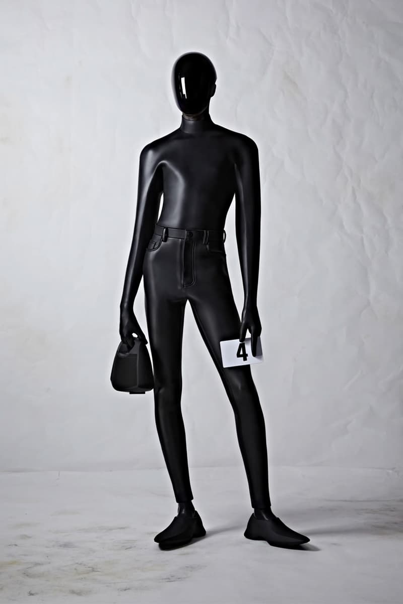 뎀나가 선보이는 발렌시아가의 51번째 오트 쿠튀르 컬렉션 런웨이, demna, balenciaga, 오뜨 꾸뛰르, 메르세데스-AMG, 뱅앤올룹슨