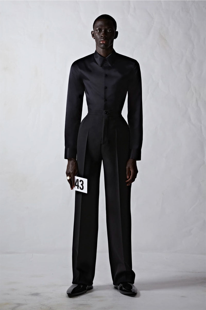 뎀나가 선보이는 발렌시아가의 51번째 오트 쿠튀르 컬렉션 런웨이, demna, balenciaga, 오뜨 꾸뛰르, 메르세데스-AMG, 뱅앤올룹슨