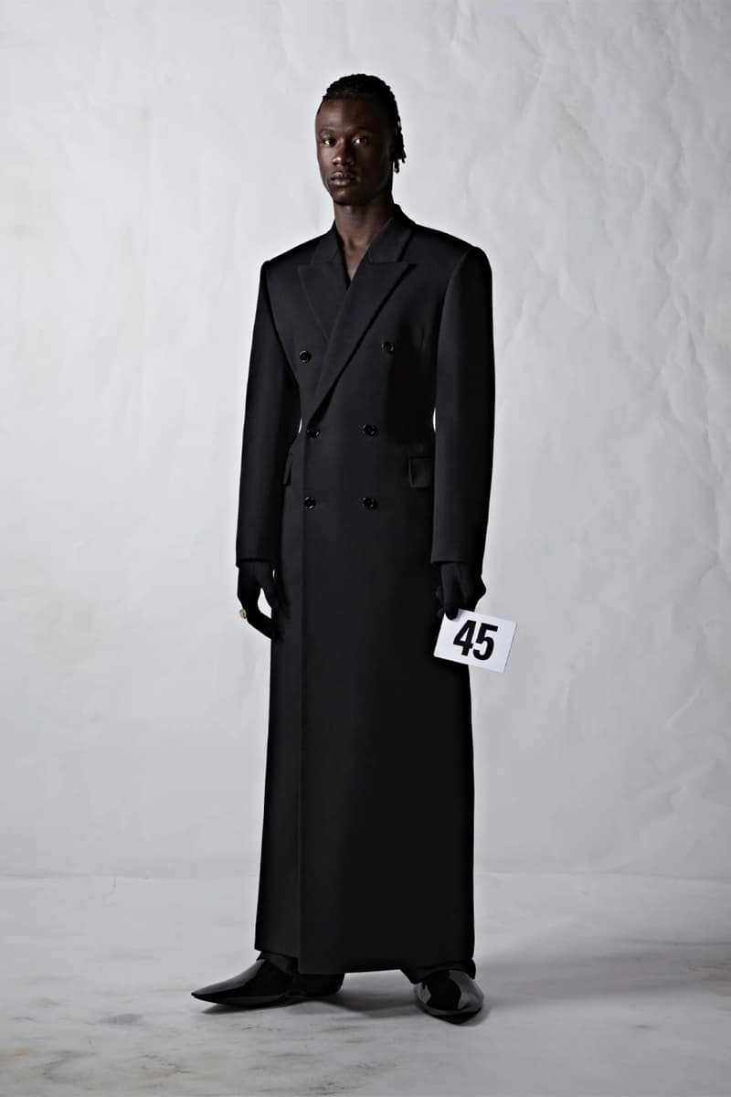 뎀나가 선보이는 발렌시아가의 51번째 오트 쿠튀르 컬렉션 런웨이, demna, balenciaga, 오뜨 꾸뛰르, 메르세데스-AMG, 뱅앤올룹슨