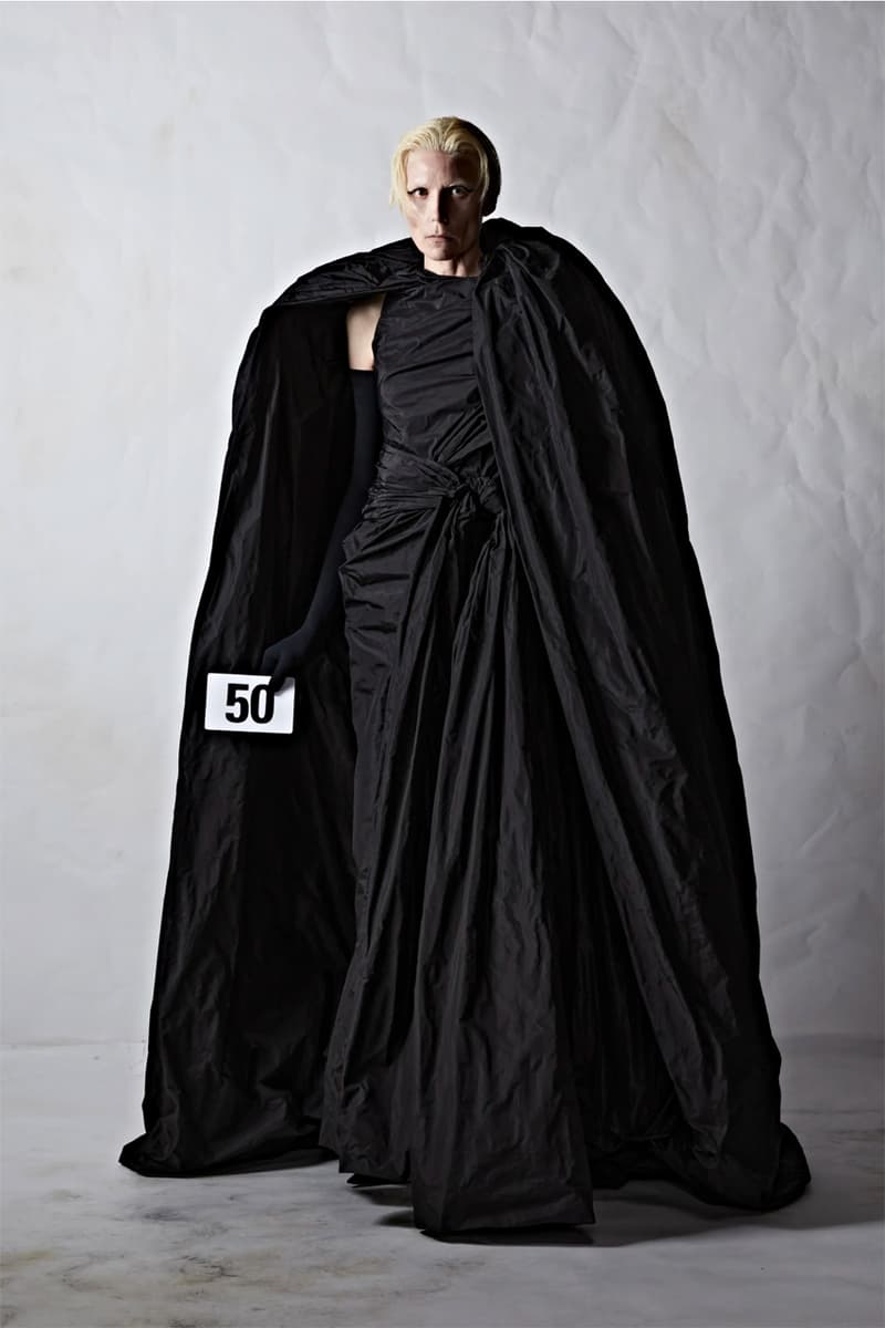 뎀나가 선보이는 발렌시아가의 51번째 오트 쿠튀르 컬렉션 런웨이, demna, balenciaga, 오뜨 꾸뛰르, 메르세데스-AMG, 뱅앤올룹슨